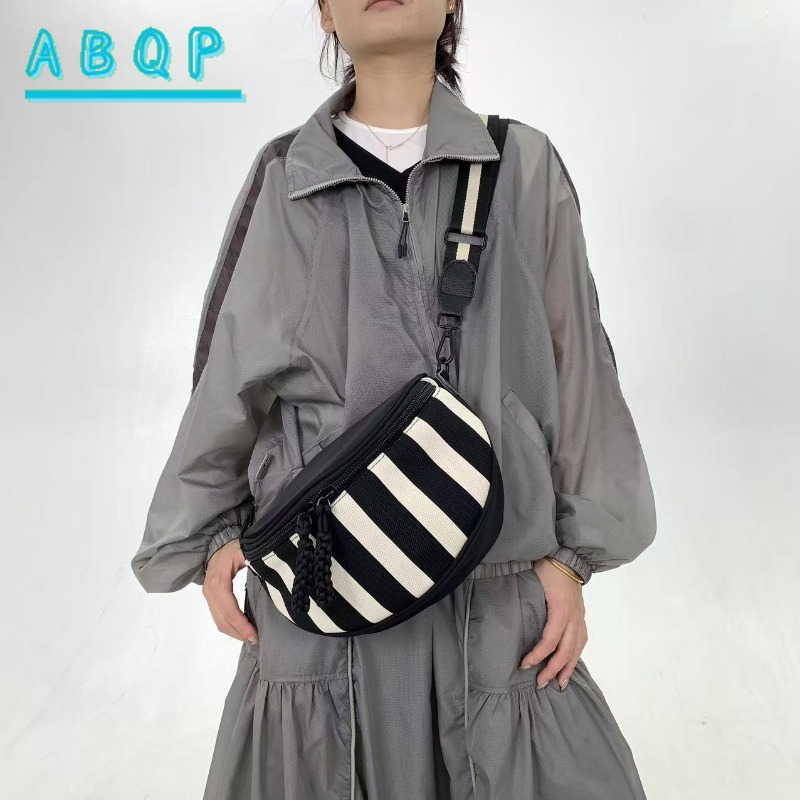 New Women's Crossbody Bag Luxu - Streetwear Brand Bag 评论和价格